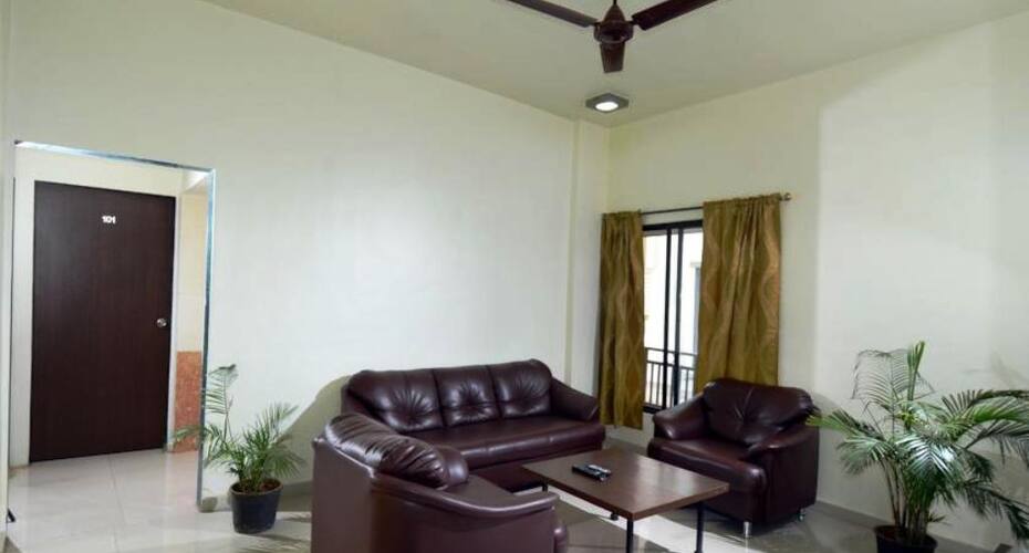 DS Group Independent Guest House, Nashik 3